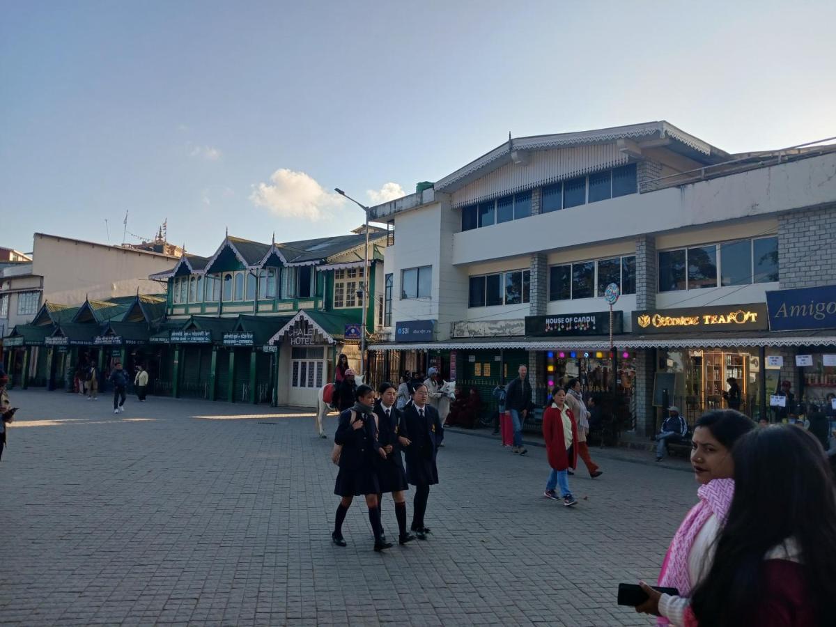 Azalea Holidays On Mall Dardzsiling Kültér fotó